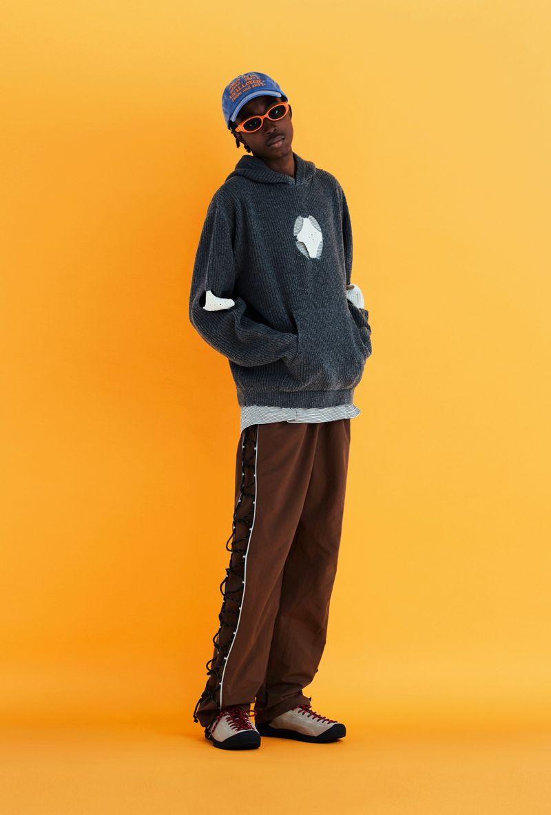 HOLE ARGYLE KNIT HOODIE / CHARCOAL