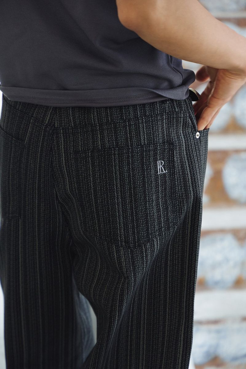 Need stripe wide denim pants(Black)