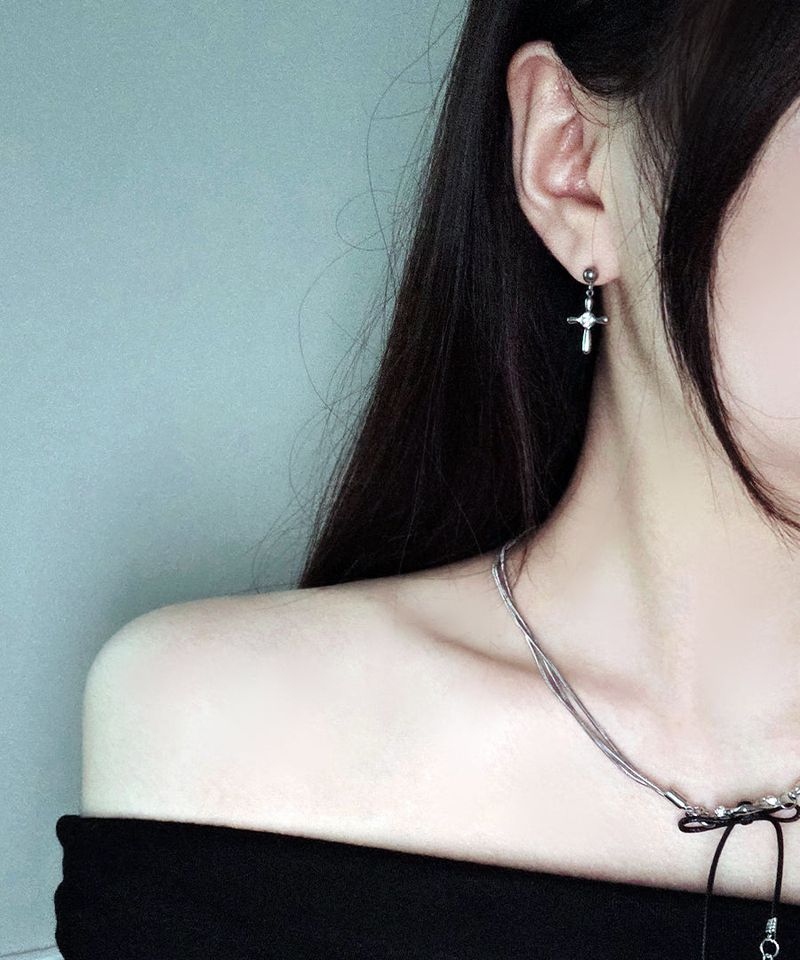 クロス キュービック シルバーピアス