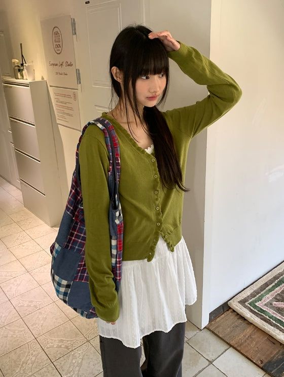 BAON(バオン)の「リコフリルVネックニットカーディガン(トップス)」