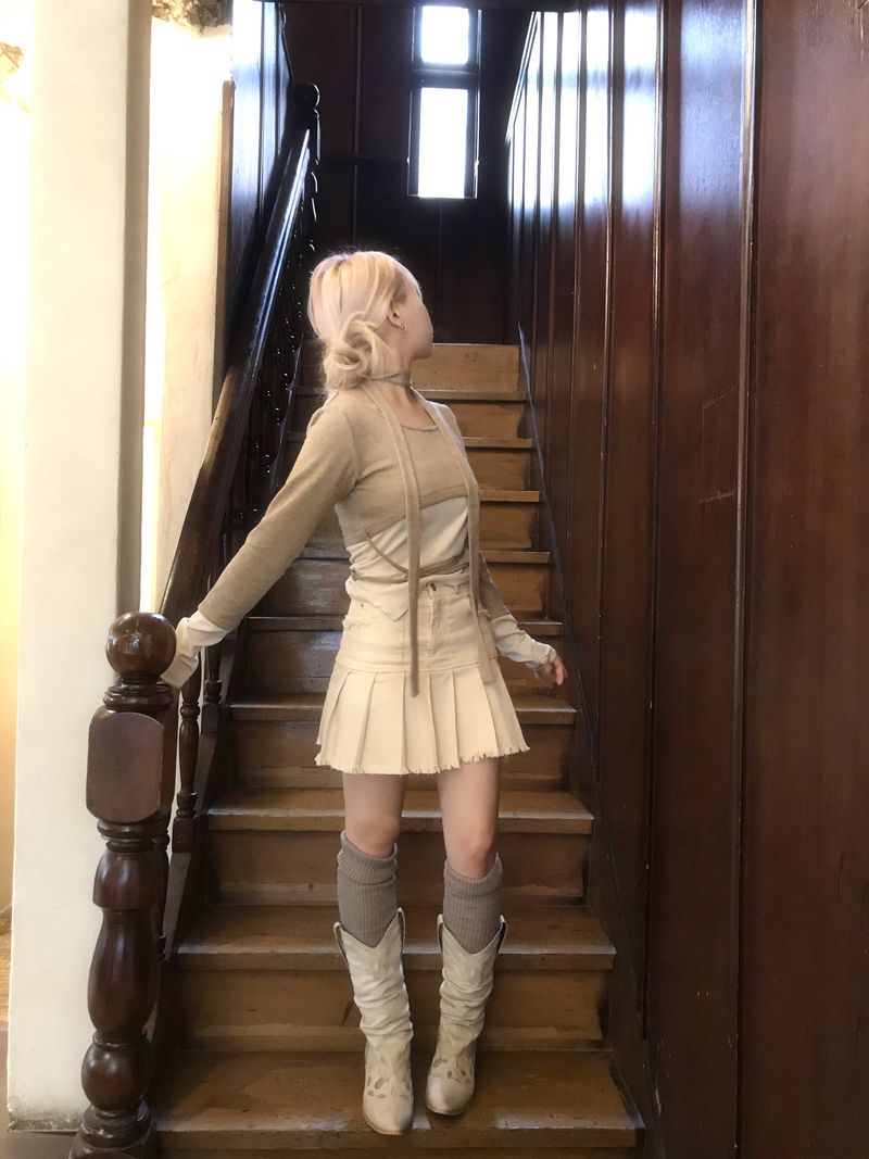 High-Waist Cutting Damage Pleated Skirt