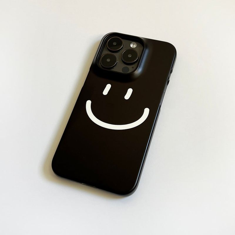 Smile Black (Matt Phone Case)