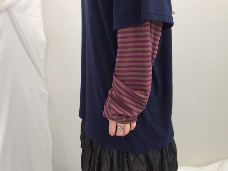 Two-tone fleece striped sleeve