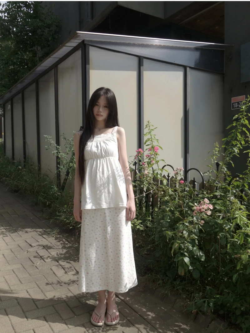 lia sleeveless
