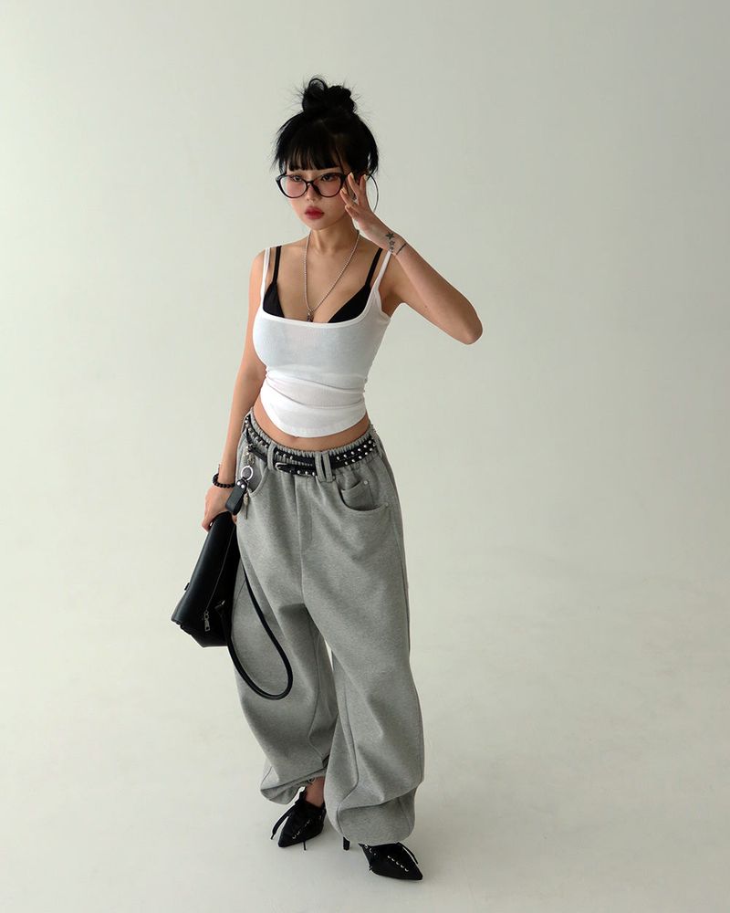 a two-line cross stud belt