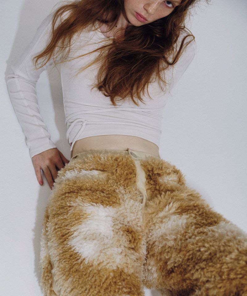 CUT OUT LONG SLEEVE TOP