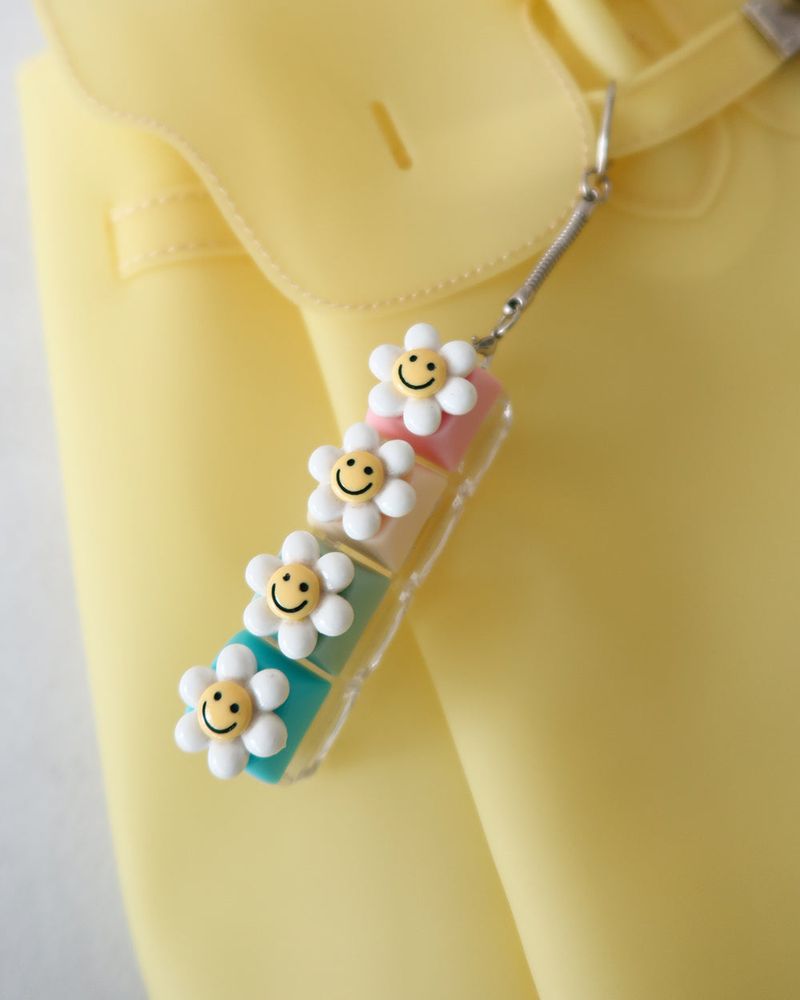 Delight-J（ディライトジェイ）の「Daisy Flower 4-Compartment Keycap Keyring（Toys/Key Holders）」