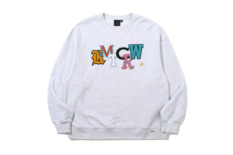 OUT FONT LOGO CREWNECK