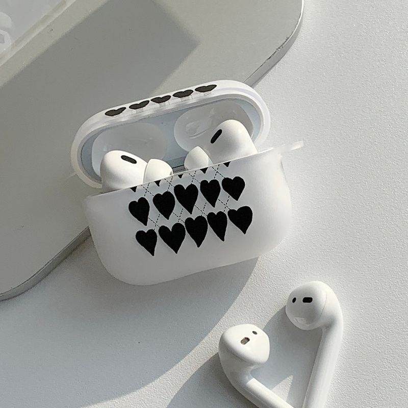 Heart Argyle AirPods Case_matt