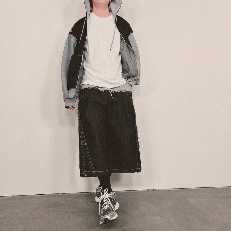 layered deconstructed denim capri shorts_black