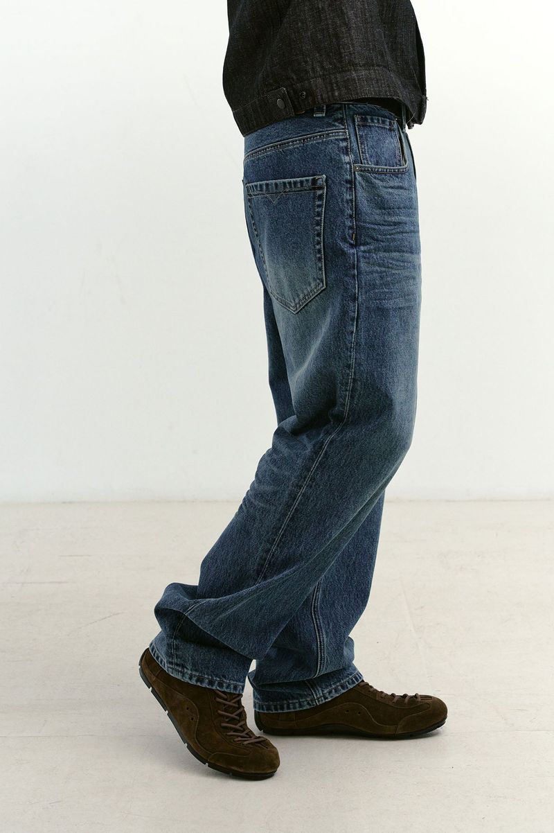 Loose Fit Tapered Denim Pants (Washed Blue)
