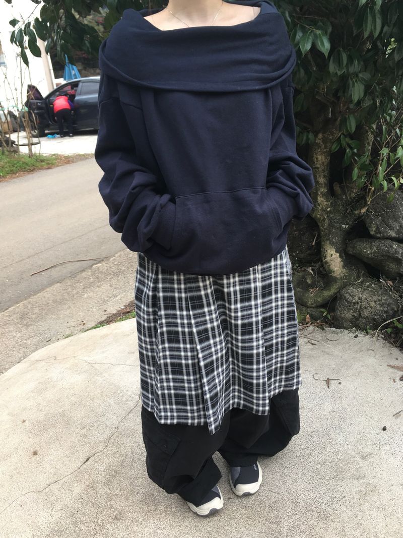 Ruffle open shoulder hoodie