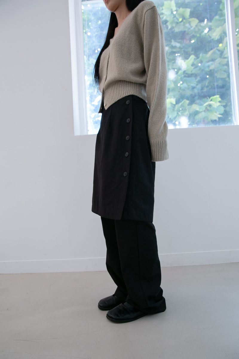 omoosoohy（オムスヒ）の「button wrap skirt pants(3colors)（Pants）」