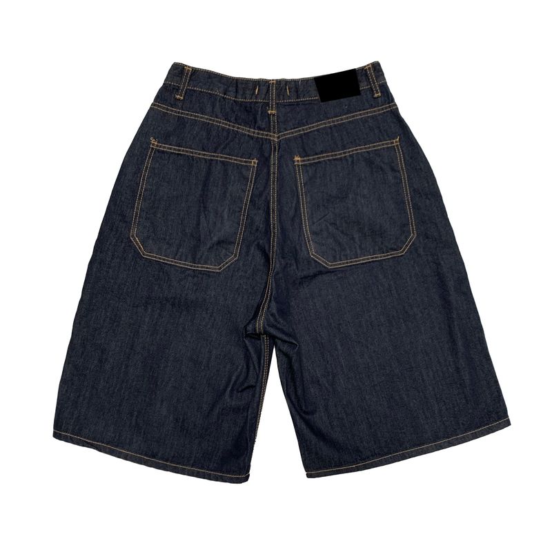 Raw bermuda pants