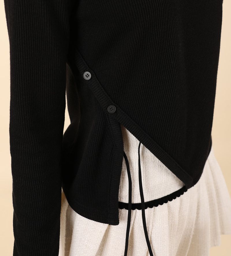 V-neck Slit T-shirt Black
