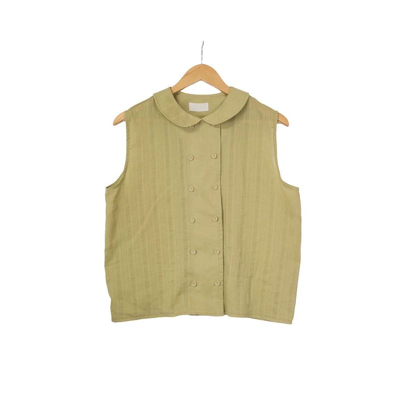 burring sleeveless blouse