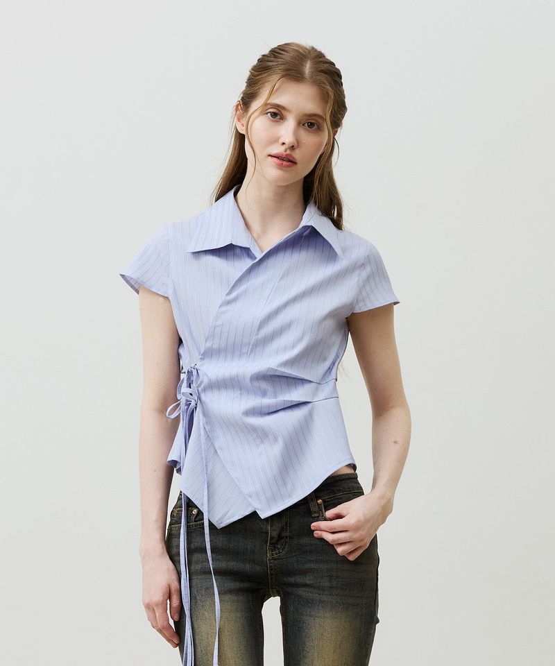 ARIKIM（アリキム）の「EVE STRIPE WRAP CAP SLEEVE SHIRT / SKY BLUE（Tops）」