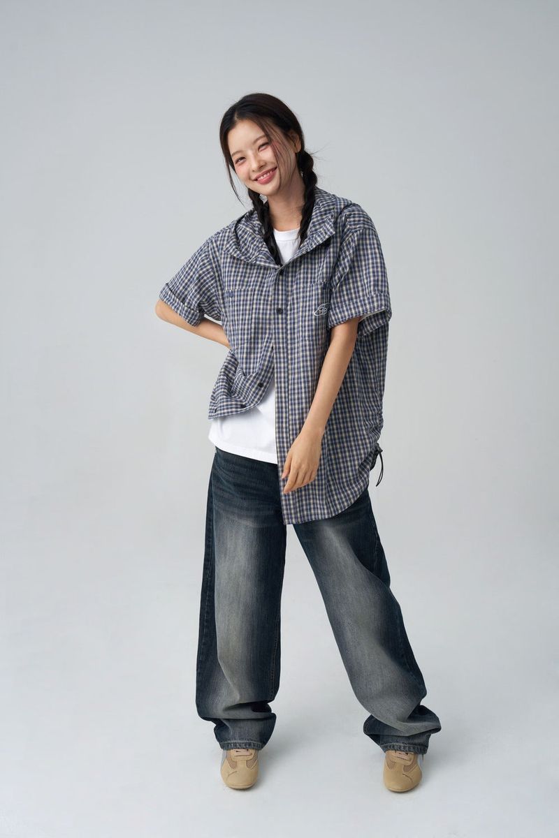 BACK BUTTON WIDE DENIM PANTS