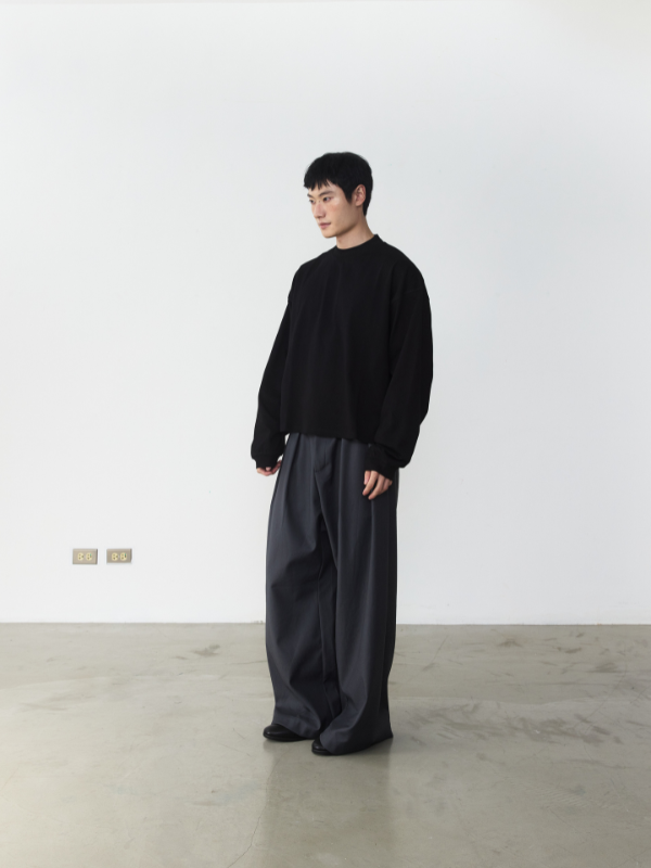 RB7 Cropped Boxy Long Sleeve Tee