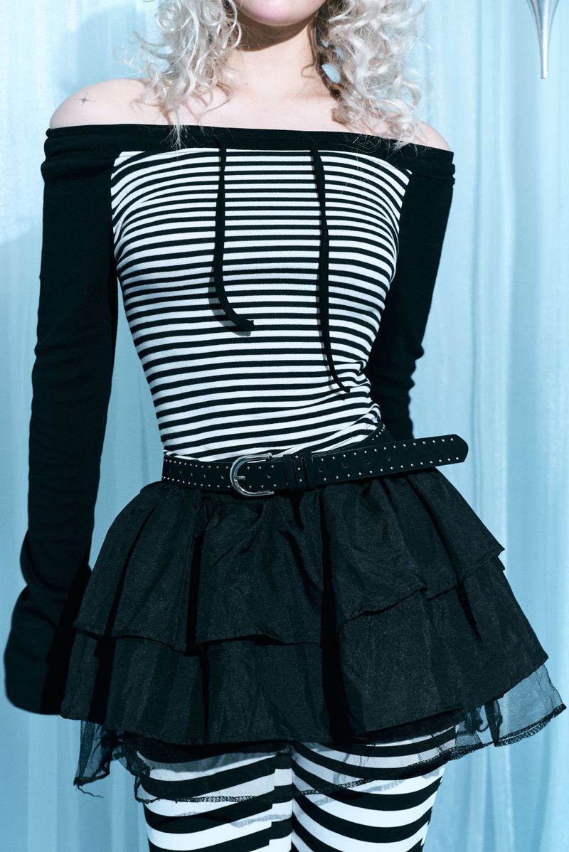 aoyu（アオユ）の「Stripe color off-shoulder T-shirt（Tops）」