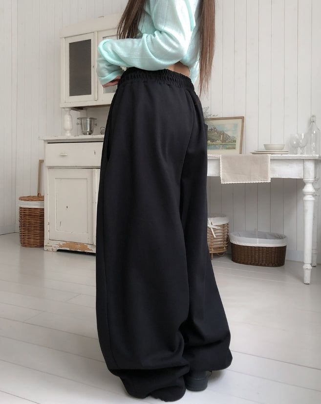 Freak Pintuck Balloon Training Pants
