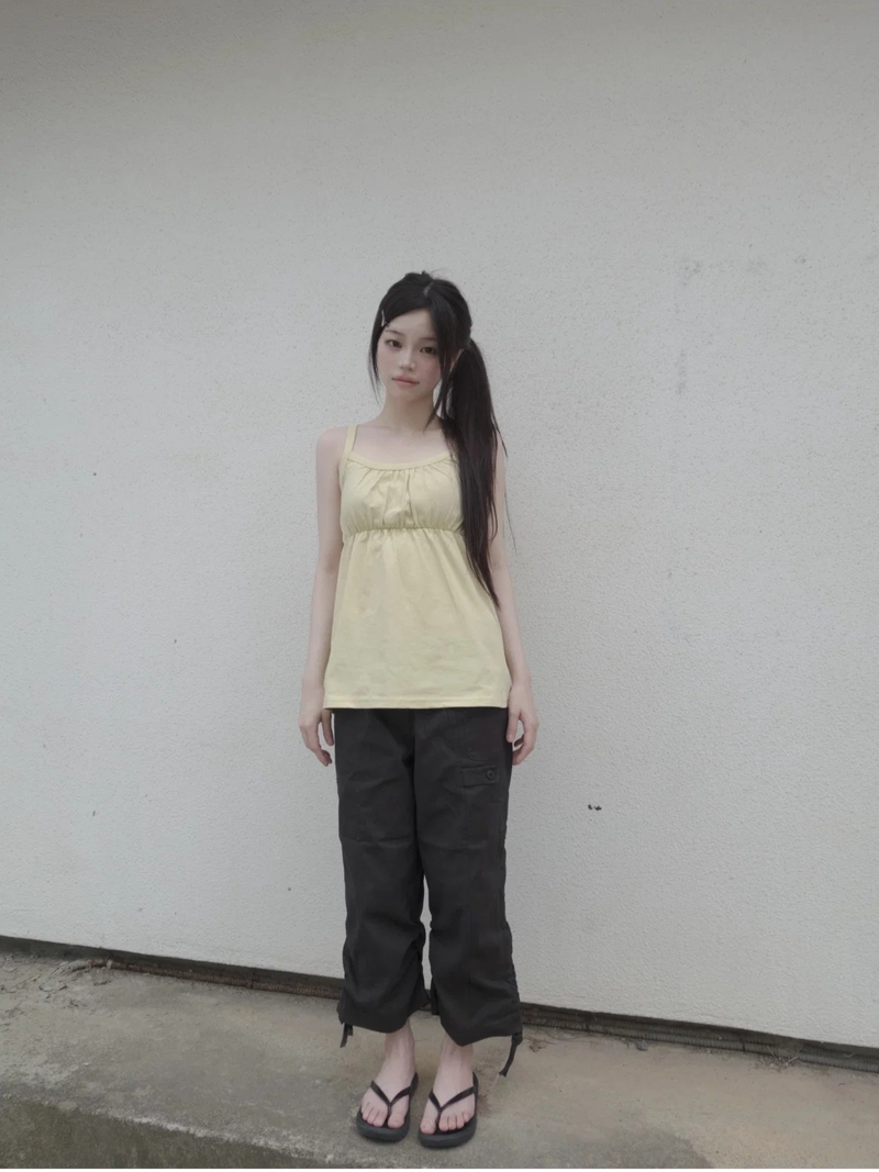 lia sleeveless
