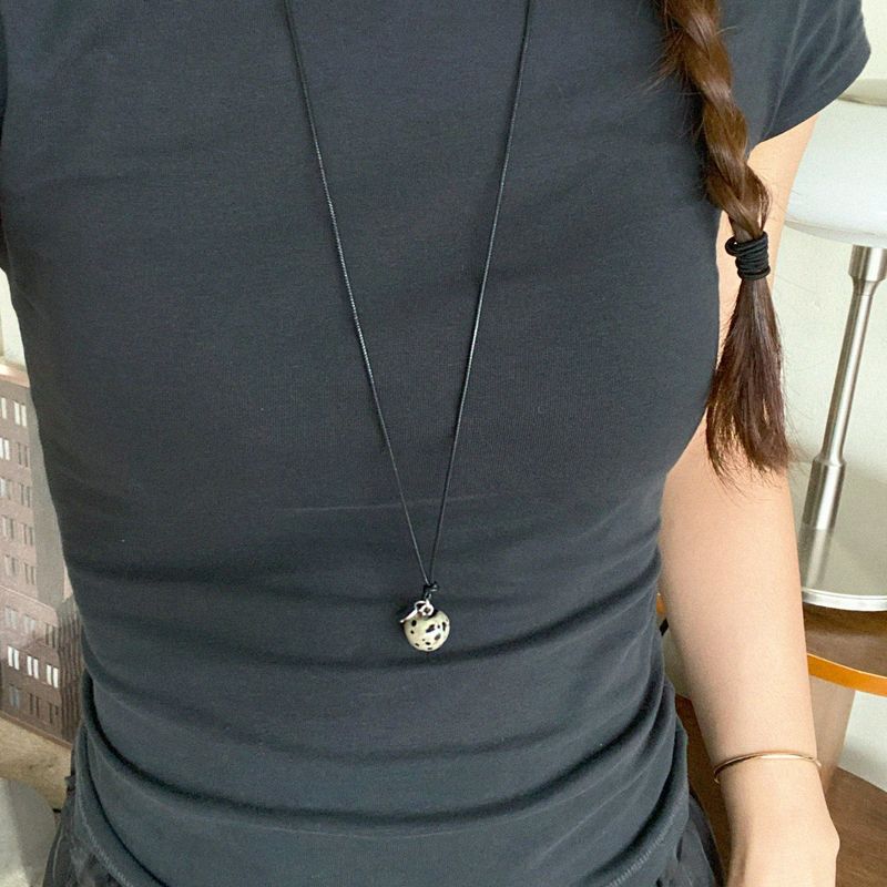mechuri apple necklace