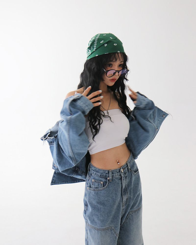 Puppy cropped jean jacket