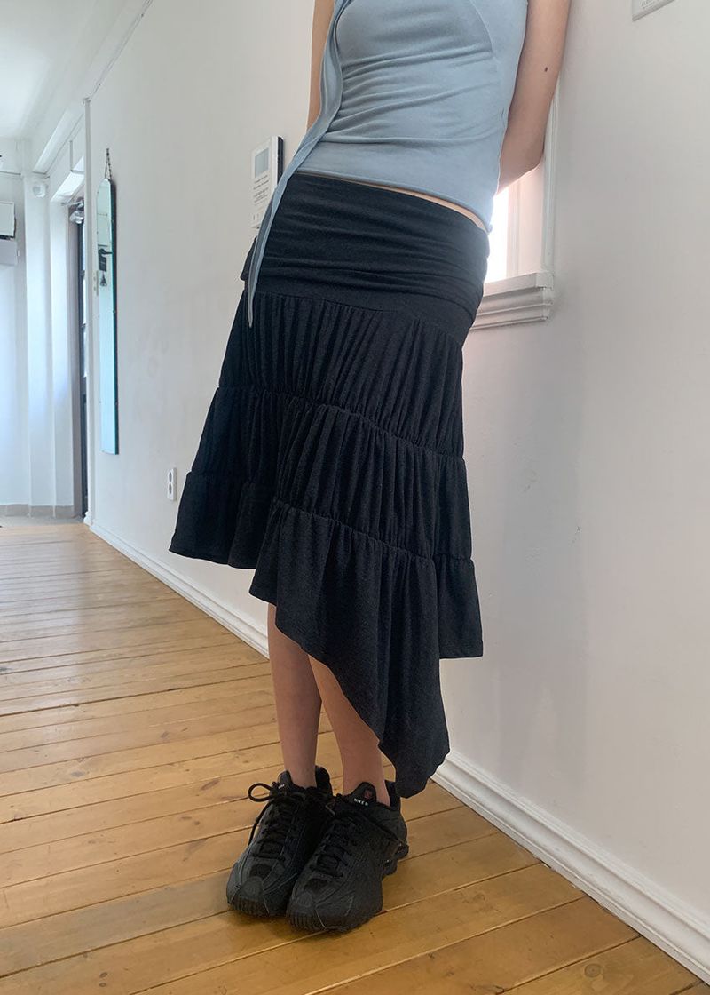 UNBAL WRINKLE SKIRT