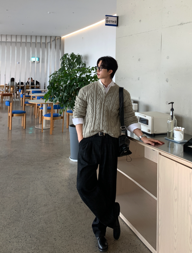  Belerice Henry Neck Cable Overfit Knit
