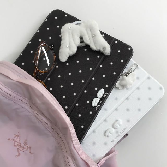 Nineteenfriday（ナインティーンフライデー）の「3D エンジェルウィング ドットパターン iPad カバーケース（スマホグッズ/小物）」