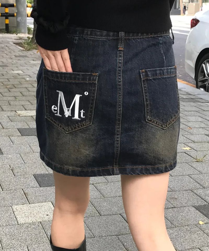 MUCENT（ムセント）の「CRAIL バックポケットビッグロゴデニムスカート (2Color)（スカート）」