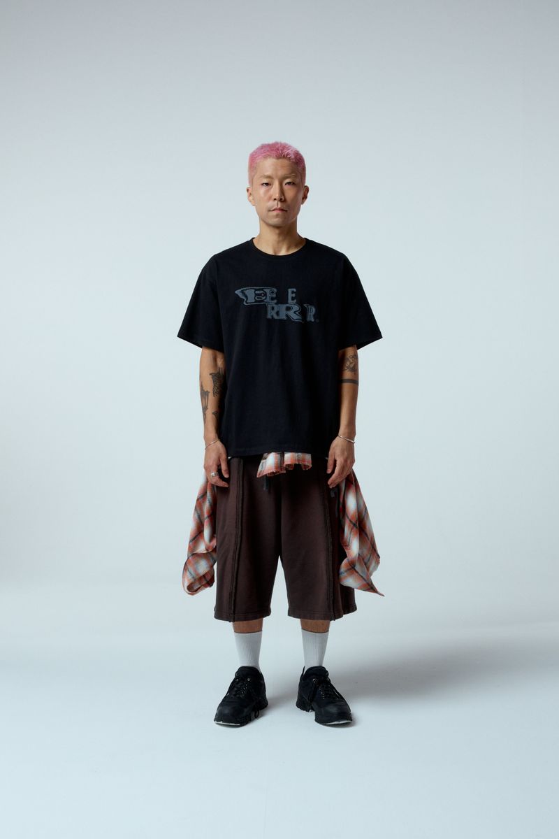 EEERRR Distorted logo over-crop fit T-shirt (Black)