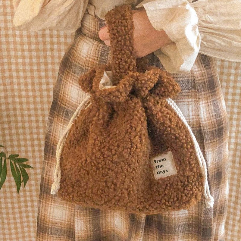 【MADE】Dumble fur string hand bag