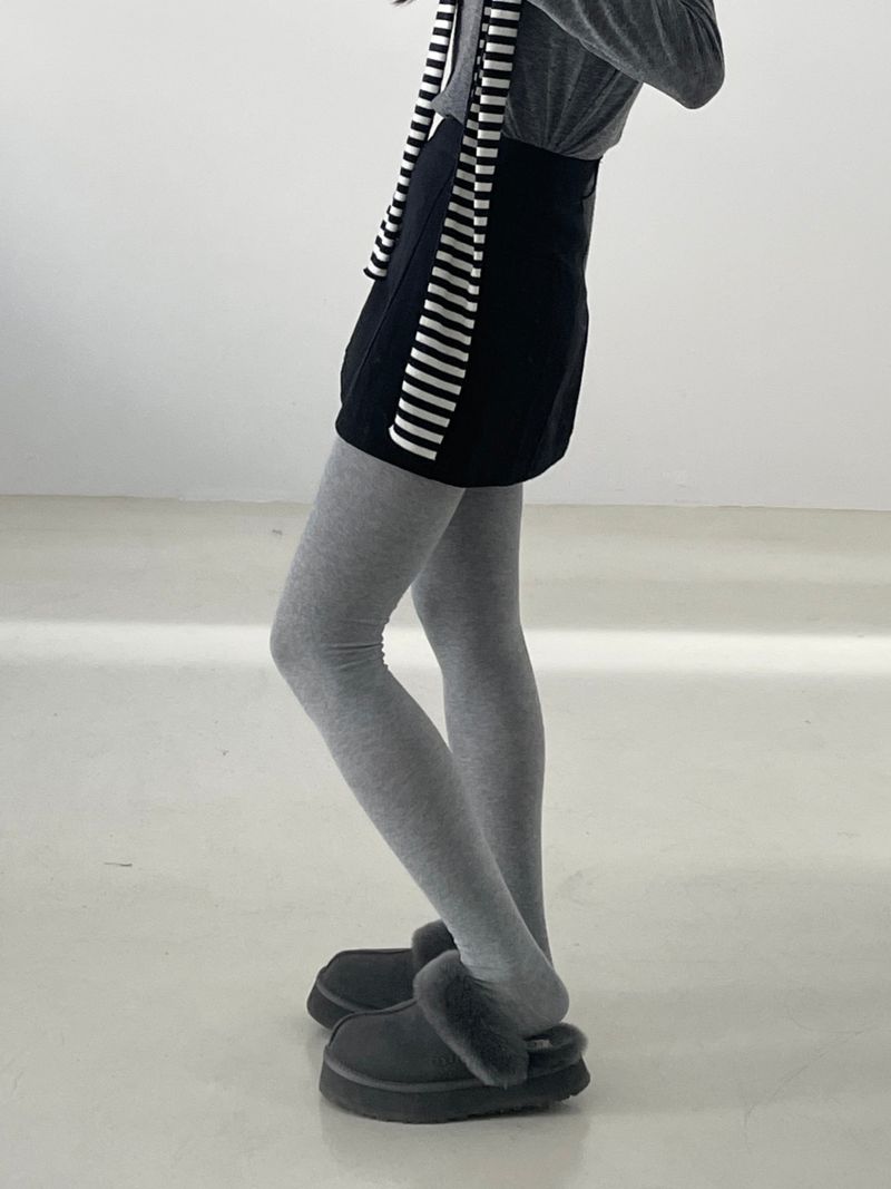 Y2K mini skirt