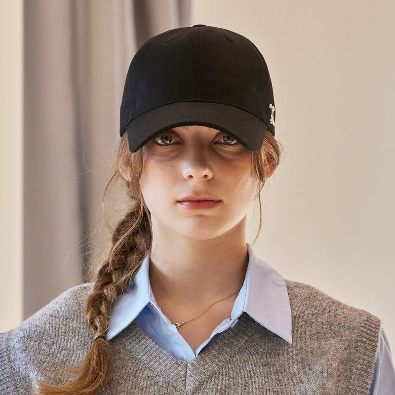 VA Curved Stud Ball Cap / Black