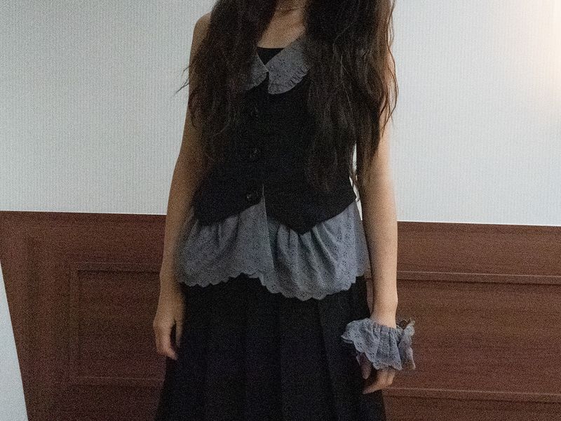 Cherish Bow Vest (black)