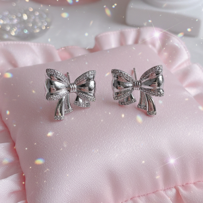 [ILLIT Wonhee Piercing] Puffy Ribbon Piercing - Silver Color