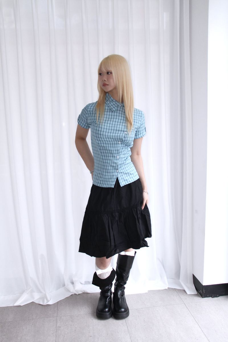 Unbalance button checke shirt blouse