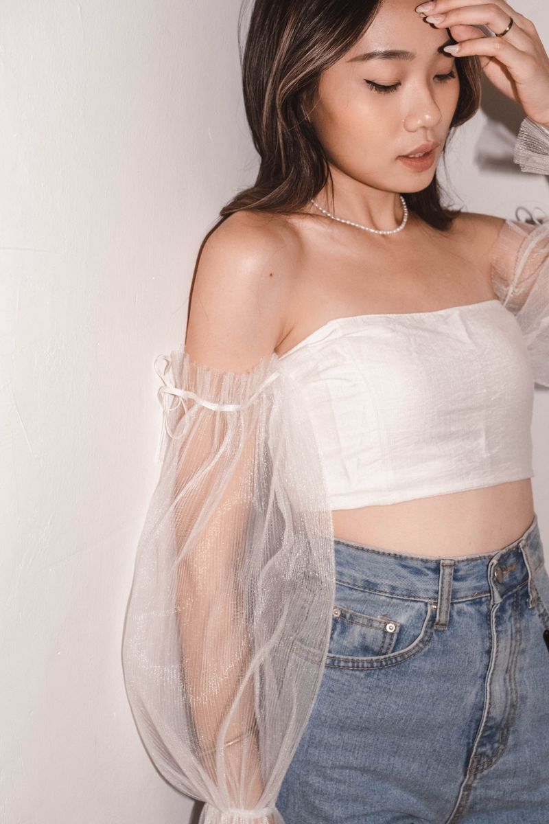  Swan Lake Off-shoulder Top - White