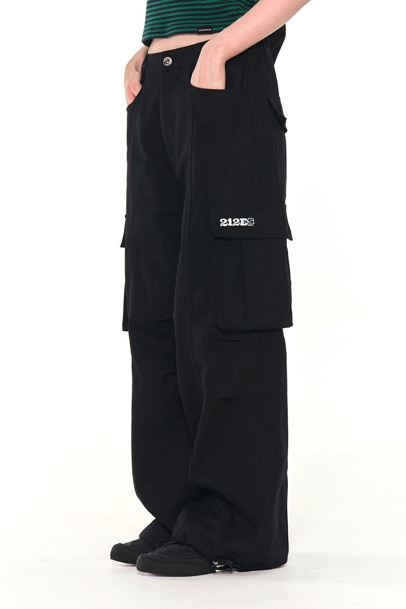 212E WIDE CARGO TUCK PANTS (BLACK)