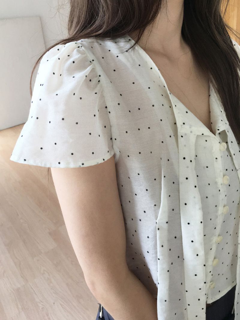 Dot tie puff blouse