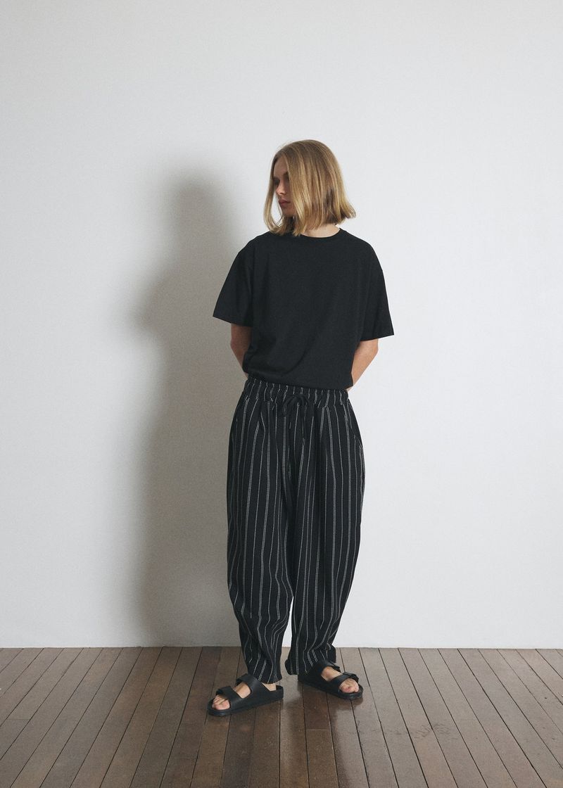 DOTTED-STRIPE BALLOON SWEAT PANTS (Black)
