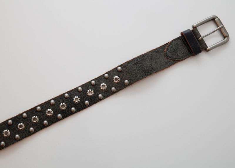 STUD LEATHER BELT