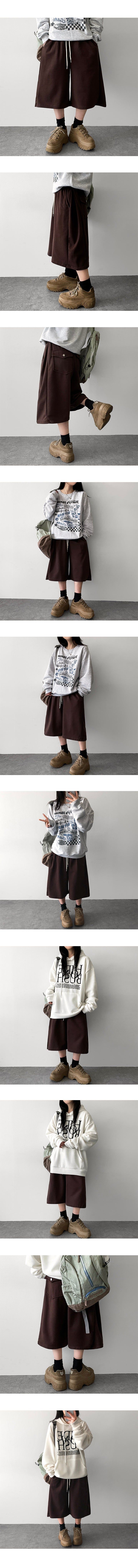 Montic Back Pocket Side Pintuck Banding Shorts