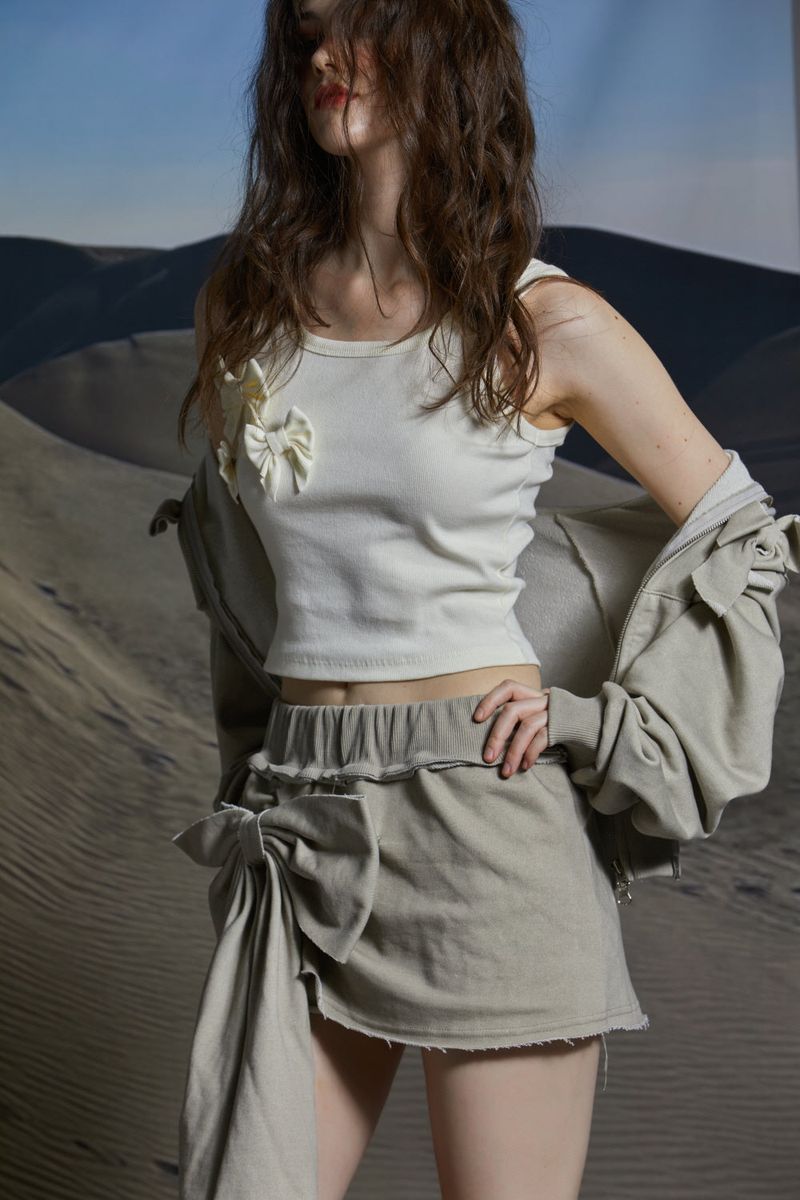 RIBBON POP SLEEVELESS TOP