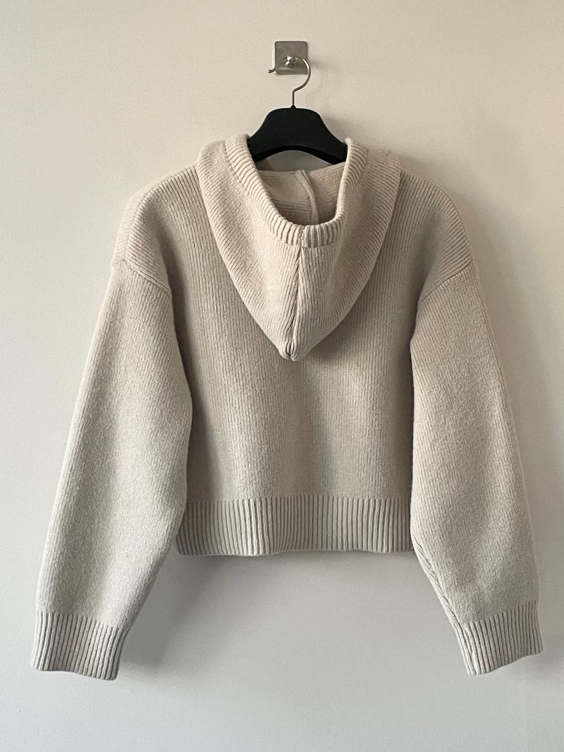 Chewy sweater hood zip up
