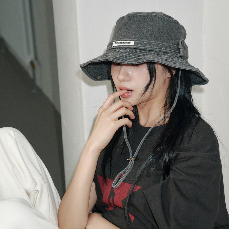 ALLINCOMPLETE（オールインコンプリート）の「ベルトデニム ウォッシュドサファリハット(Black Denim)（帽子）」