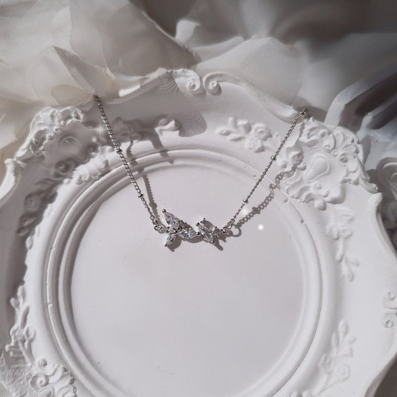 [Baby DONT Cry Yihyun Necklace/Anti-tarnish] Dreamy Crystal Semi Choker Necklace