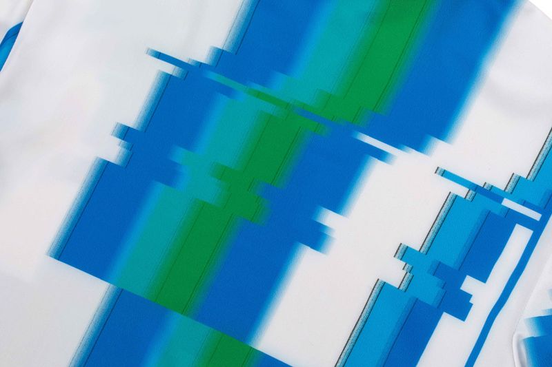 Glitch Print Mock Neck T-Shirt_Blue